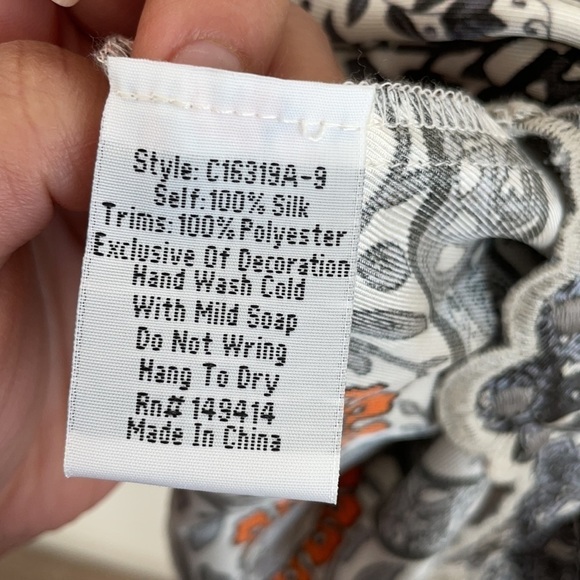 Johnny Was Ivory Grey orange floral motif silk blouse XS - Picture 4 of 8